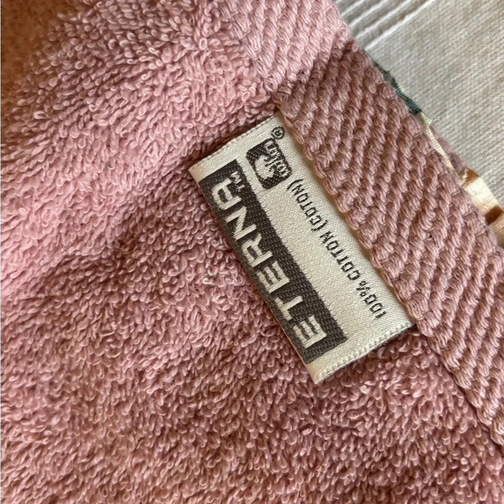 Vintage Pink Towel with Ruffled Trim